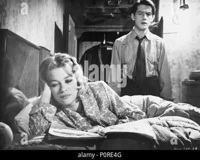 Titre original : 10 RILLINGTON PLACE. Titre en anglais : 10 RILLINGTON PLACE. Film Directeur : RICHARD FLEISCHER. Année : 1971. Stars : John Hurt. Credit : Columbia Pictures / Album Banque D'Images