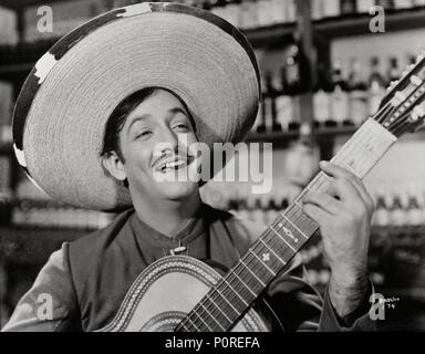 Titre original : ALLA EN EL RANCHO GRANDE. Titre en anglais : OUT SUR LE GRAND RANCH. Film Réalisateur : Fernando DE FUENTES. Année : 1949. Stars : Jorge Negrete. Credit : PRODUCCIONES GROVAS / Album Banque D'Images