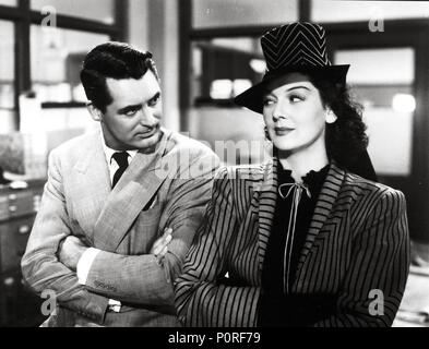 Titre original : His Girl Friday. Titre en anglais : His Girl Friday. Directeur du film : Howard Hawks. Année : 1940. Stars : Cary Grant, Rosalind Russell. Credit : Columbia Pictures / Album Banque D'Images