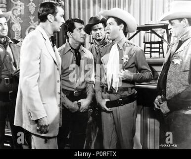 Titre original : PARDNERS. Titre en anglais : PARDNERS. Directeur : NORMAN TAUROG Film. Année : 1956. Stars : JERRY LEWIS, Dean Martin. Credit : PARAMOUNT PICTURES / Album Banque D'Images