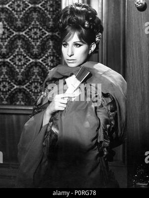 Titre original : Funny Girl. Titre en anglais : Funny Girl. Film Réalisateur : William Wyler. Année : 1968. Stars : Barbra Streisand. Credit : Columbia Pictures / Album Banque D'Images