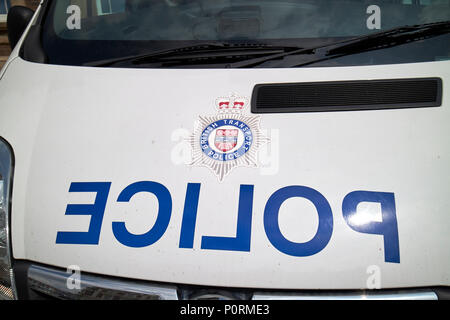 La police britannique des Transports de véhicule lent et crest Chester Cheshire England UK Banque D'Images