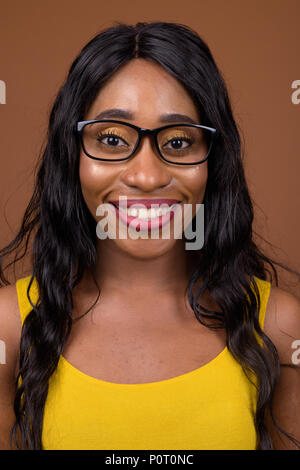 Portrait de belle jeune femme africaine Banque D'Images