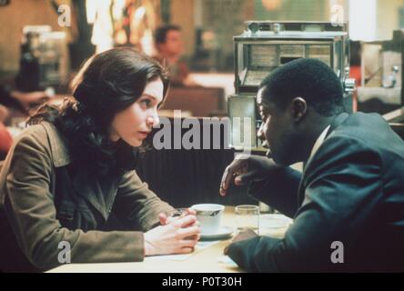 Titre original : FRÉQUENCE. Titre en anglais : FRÉQUENCE. Directeur : GREGORY HOBLIT Film. Année : 2000. Stars : Andre Braugher, ELIZABETH MITCHELL. Credit : New Line Cinema / Album Banque D'Images