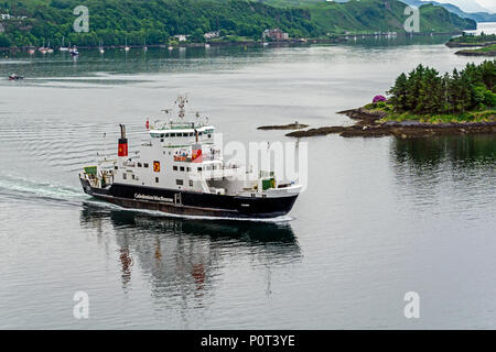 Caledonian MacBrayne traversier de passagers et de voitures M/S Coruisk quitter le port d'Oban Oban en Ecosse Highland pour Craignure sur île de Mull Banque D'Images