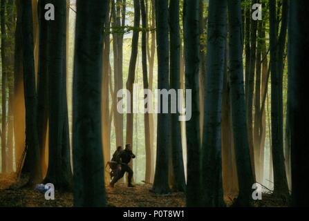 Titre original : derrière les lignes ennemies. Titre en anglais : derrière les lignes ennemies. Film Réalisateur : John Moore. Année : 2001. Stars : Owen Wilson ; KAMIL KOLLARIK. Crédit : DAVIS ENTERTAINMENT / VOLLMER, Jurgen / Album Banque D'Images