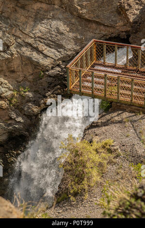 Cascade Lookout ci-dessous Iskandar Kul, province de Sughd, Tadjikistan Banque D'Images