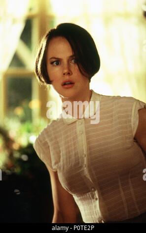 Titre original : The Stepford Wives. Titre en anglais : The Stepford Wives. Film Réalisateur : FRANK OZ. Année : 2004. Stars : Nicole Kidman. Credit : DREAMWORKS/PARAMOUNT PICTURES / SCHWARTZ, Andrew / Album Banque D'Images