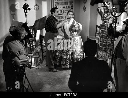 Titre original : LA HIJA DE JUAN SIMON. Titre en anglais : JUAN SIMÓN'S DAUGHTER. DELGRAS Réalisateur : GONZALO. Année : 1957. Stars : MARIA CUADRA. Credit : FILMOFONO / Album Banque D'Images