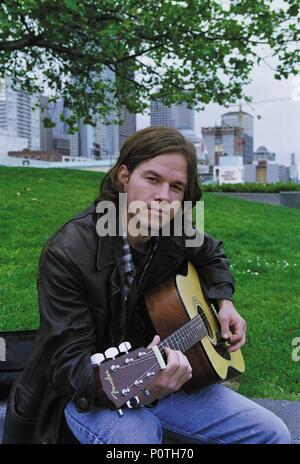 Titre original : star du rock. Titre en anglais : ROCK STAR. Directeur : Stephen Herek Film. Année : 2001. Stars : Mark Wahlberg. Credit : WARNER BROS. Album de photos / Banque D'Images