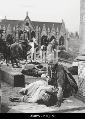 Titre du film d'origine : NOTRE DAME DE PARIS. Titre en anglais : Le Bossu de Notre-Dame. Directeur du film : JEAN DELANNOY. Année : 1956. Stars : Gina Lollobrigida. Credit : PARIS-FILM PRODUCTIONS/Allied Artists, Raymond Voinquel / Album / Banque D'Images