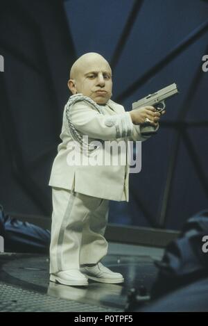 Titre original : Austin Powers in Goldmember. Titre en anglais : Austin Powers : GOLDMEMBER. Directeur : M. Film JAY ROACH. Année : 2002. Stars : VERNE TROYER. Credit : New Line Cinema / Album Banque D'Images