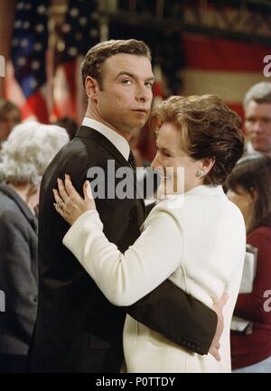 Film Original Titre : Le candidat mandchou. Titre en anglais : Le candidat mandchou. Film Réalisateur : Jonathan Demme. Année : 2004. Stars : Liev Schreiber ; Meryl Streep. Credit : PARAMOUNT PICTURES / REGAN, KEN / Album Banque D'Images