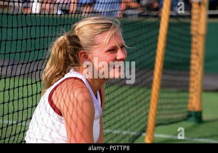 Titre original : Wimbledon. Titre en anglais : Wimbledon. Réalisateur : RICHARD LONCRAINE Film. Année : 2004. Stars : Kirsten Dunst. Credit : Universal Studios, LAURIE SPARHAM / Album / Banque D'Images