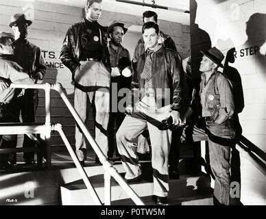 Titre original : SABOTEUR. Titre en anglais : SABOTEUR. Film Réalisateur : Alfred Hitchcock. Année : 1942. Stars : Robert Cummings. Credit : UNIVERSAL PICTURES / Album Banque D'Images