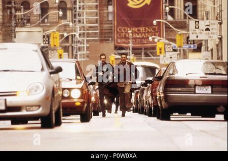 Titre original : Bulletproof Monk. Titre en anglais : Bulletproof Monk. Directeur du film : PAUL HUNTER. Année : 2003. Stars : Chow Yun-FAT, SEANN WILLIAM SCOTT. Credit : Metro Goldwyn Mayer / Album Banque D'Images