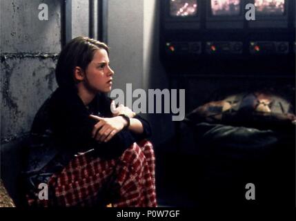 Titre original : PANIC ROOM. Titre en anglais : PANIC ROOM. Directeur du film : David Fincher. Année : 2002. Stars : Kristen Stewart. Credit : Columbia Pictures / Album Banque D'Images