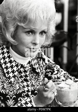 Titre original : L'UN EST UN NOMBRE. Titre en anglais : L'UN EST UN NOMBRE. Directeur de film : Mel STUART. Année : 1972. Stars : JANET LEIGH. Credit : M.G.M / Album Banque D'Images