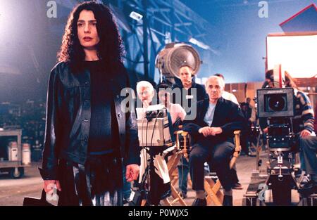 Titre original : ARARAT. Titre en anglais : ARARAT. Directeur de film : ATOM EGOYAN. Année : 2002. Stars : Charles Aznavour, Arsinee Khanjian. Credit : ALLIANCE ATLANTIS/Serendipity Point Films/EGO FILM ARTS / Album Banque D'Images