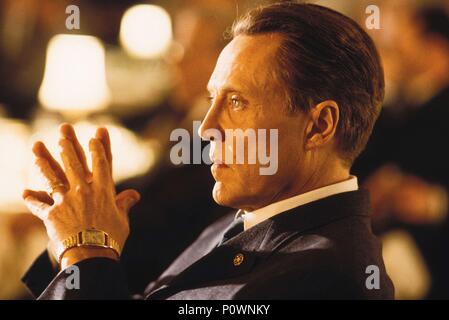 Titre original : CATCH ME IF YOU CAN. Titre en anglais : ARRÊTE-MOI SI TU PEUX. Film Réalisateur : Steven Spielberg. Année : 2002. Stars : Christopher Walken. Credit : DREAMWORKS / Album Banque D'Images