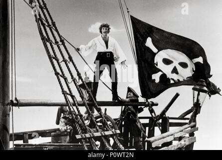 Titre original : The Pirates of Penzance. Titre en anglais : The Pirates of Penzance. Directeur de film : WILFORD Leach. Année : 1983. Stars : Kevin Kline. Credit : UNIVERSAL PICTURES / Album Banque D'Images