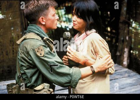 Film Original Titre : VICTIMES DE LA GUERRE. Titre en anglais : VICTIMES DE LA GUERRE. Film Réalisateur : BRIAN DE PALMA. Année : 1989. Stars : Michael J. FOX. Credit : COLUMBIA TRI STAR / Album Banque D'Images