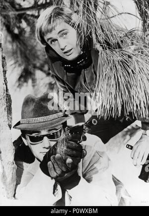 Titre du film original : THE KARATE KILLERS. Titre en anglais : THE KARATE KILLERS. Directeur de film : BARRY SHEAR. Année : 1967. Stars : Robert Vaughn, DAVID MCCALLUM. Credit : M.G.M. / Album Banque D'Images