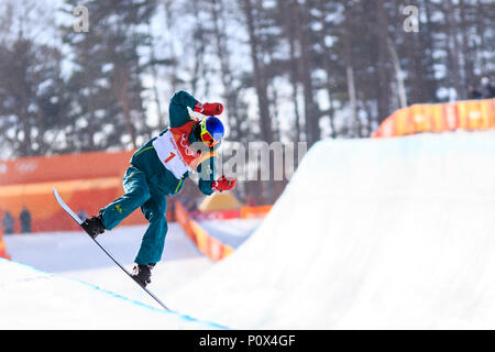 Scotty James (AUS) en compétition dans l'épreuve du snowboard Half Pipe la qualification aux Jeux Olympiques d'hiver de PyeongChang 2018 Banque D'Images