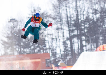 Scotty James (AUS) en compétition dans l'épreuve du snowboard Half Pipe la qualification aux Jeux Olympiques d'hiver de PyeongChang 2018 Banque D'Images