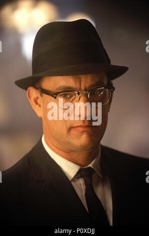 Titre original : CATCH ME IF YOU CAN. Titre en anglais : ARRÊTE-MOI SI TU PEUX. Film Réalisateur : Steven Spielberg. Année : 2002. Stars : Tom Hanks. Credit : DREAMWORKS / COOPER, Andrew / Album Banque D'Images