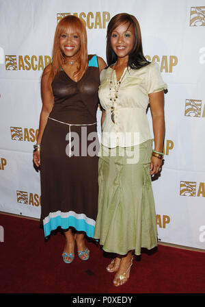 Mary Mary arrivant à l'ASCAP Awards 2006 à l'hôtel Beverly Hilton à Los Angeles. Le 26 juin 2006. - 06  015.jpg Mary-Mary06  015 Mary-Mary événement dans la vie d'Hollywood, Californie - Red Carpet Event, USA, Cinéma, Célébrités, photographie, Bestof, Arts, Culture et divertissement, Célébrités, Mode Topix Meilleur de Hollywood, la vie, événement dans la vie d'Hollywood, Californie - Tapis rouge et en backstage, Arts, Culture et divertissement, photographie, enquête tsuni@Gamma-USA.com , célébrités Musique, musicien, le groupe de musique, de 2000 à 2009 Banque D'Images