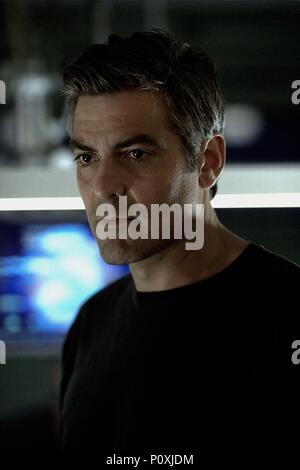 Titre original : Solaris. Titre en anglais : Solaris. Film Réalisateur : STEVEN SODERBERGH. Année : 2002. Stars : GEORGE CLOONEY. Crédit : 20TH CENTURY FOX / Album Banque D'Images