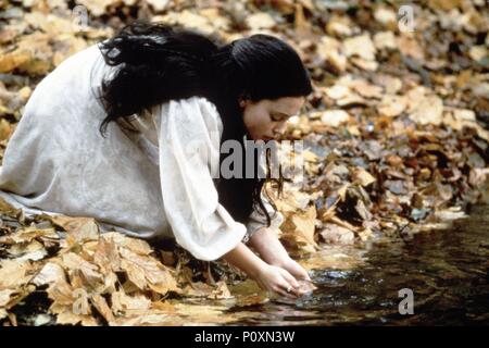 Titre original : SNOW WHITE : A TALE OF TERROR. Titre en anglais : SNOW WHITE : A TALE OF TERROR. Film Réalisateur : Michael COHN. Année : 1997. Banque D'Images