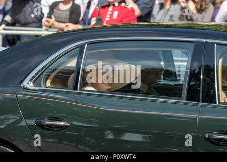 Londres, Royaume-Uni. 9 juin 2018. Sa Majesté la Reine Elizabeth II en arrivant à la parade la couleur 2018 sans le Prince Philip. crédit : Benjamin Wareing/ Alamy Live News London, UK. 9 juin 2018. Les membres de la famille Royale, Duc d'York et d'autres, arrivant à la parade la couleur en 2018. Banque D'Images