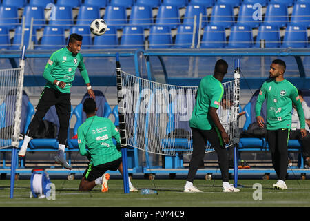 Saint Petersburg, Russie. 10 Juin, 2018. Les joueurs de l'équipe nationale de football de l'Arabie saoudite assister à une session de formation au stade Petrovsky en Saint Petersburg, Russie avant la Coupe du Monde 2018. Crédit : Igor Russak SOPA/Images/ZUMA/Alamy Fil Live News Banque D'Images