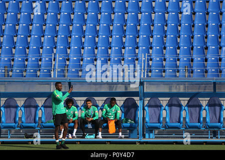 Saint Petersburg, Russie. 10 Juin, 2018. Les joueurs de l'équipe nationale de football de l'Arabie saoudite assister à une session de formation au stade Petrovsky en Saint Petersburg, Russie avant la Coupe du Monde 2018. Crédit : Igor Russak SOPA/Images/ZUMA/Alamy Fil Live News Banque D'Images