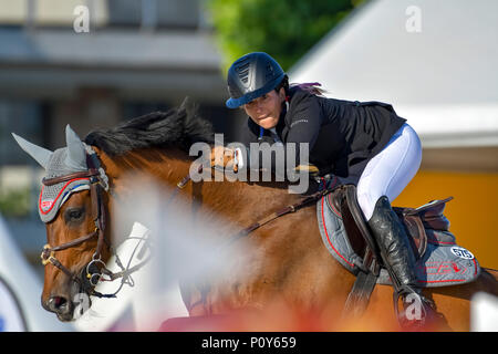 Cannes, France. 09Th Juin, 2018. Israël Danielle Goldstein sur Caspar 213 au cours de la concurrence 2018 Ligue des champions mondiaux Longines à Cannes le 09 juin 2018 Crédit : BTWImages Sport/Alamy Live News Banque D'Images