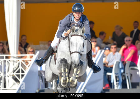 Cannes, France. 09Th Juin, 2018. France Alexis Deroubaix sur timon d'Aure fait concurrence au cours de la Ligue des Champions Mondial 2018 Longines à Cannes le 09 juin 2018 Crédit : BTWImages Sport/Alamy Live News Banque D'Images