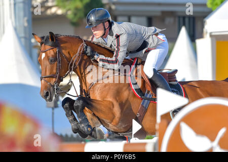 Cannes, France. 09Th Juin, 2018. La Suède Peder Fredricson sur H&M Christian K fait concurrence au cours de la Ligue des Champions Mondial 2018 Longines à Cannes le 09 juin 2018 Crédit : BTWImages Sport/Alamy Live News Banque D'Images