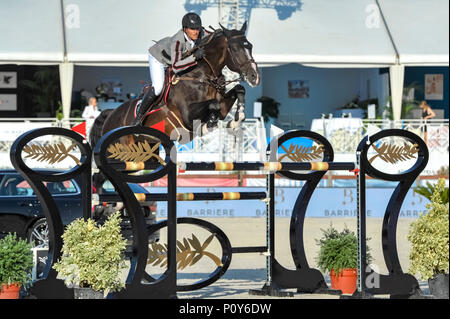 Cannes, France. 09Th Juin, 2018. Belgique Nicola Philippaerts sur H&M Chilli Willi fait concurrence au cours de la Ligue des Champions Mondial 2018 Longines à Cannes le 09 juin 2018 Crédit : BTWImages Sport/Alamy Live News Banque D'Images