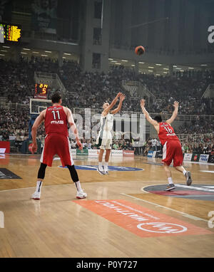 Athènes, Grèce. 10 Juin, 2018. Nick Calathes Panathinaikos d'air au cours de la finale des séries éliminatoires du championnat grec jeu 3 entre l'air et l'Olympiacos Pirée Panathinaikos Crédit : Ioannis Alexopoulos/SOPA Images/ZUMA/Alamy Fil Live News Banque D'Images