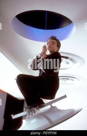 Titre original : l'AGENT CODY BANKS. Titre en anglais : L'AGENT CODY BANKS. Directeur de film : HARALD ZWART. Année : 2003. Stars : Frankie Muniz. Credit : Metro Goldwyn Mayer / Album Banque D'Images