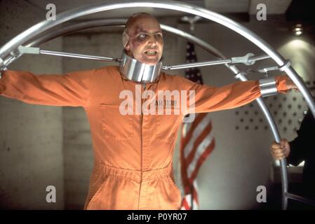 Titre original : l'AGENT CODY BANKS. Titre en anglais : L'AGENT CODY BANKS. Directeur de film : HARALD ZWART. Année : 2003. Stars : Arnold Vosloo. Credit : Metro Goldwyn Mayer / Album Banque D'Images