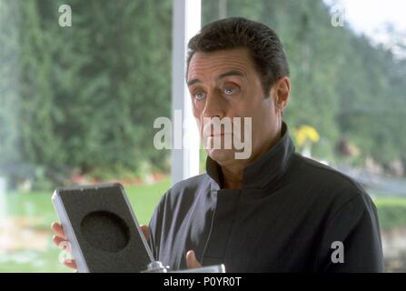 Titre original : l'AGENT CODY BANKS. Titre en anglais : L'AGENT CODY BANKS. Directeur de film : HARALD ZWART. Année : 2003. Stars : IAN MCSHANE. Credit : Metro Goldwyn Mayer / Album Banque D'Images