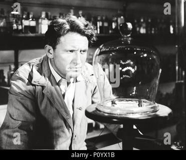 Titre original : Edison, l'homme. Titre en anglais : Edison, l'homme. Directeur de film : CLARENCE BROWN. Année : 1940. Stars : Thomas Alva Edison ; Spencer Tracy. Credit : M.G.M / Album Banque D'Images