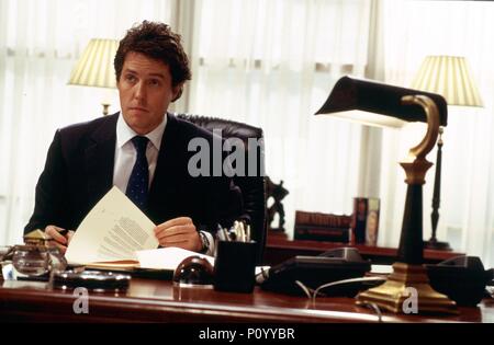 Titre original : Love Actually. Titre en anglais : L'AMOUR EN FAIT. Film Directeur : RICHARD CURTIS. Année : 2003. Stars : Hugh Grant. Credit : Universal Studios / MOUNTAIN, PETER / Album Banque D'Images