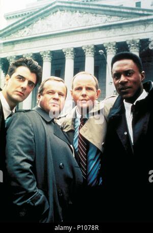 Titre original : Law & Order-TV. Titre en anglais : Law & Order-TV. Année : 1990. Stars : GEORGE DZUNDZA ; MICHAEL MORIARTY ; CHRIS NOTH. Credit : NBC / Album Banque D'Images