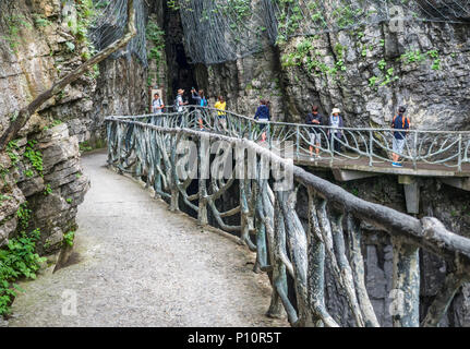 28 Mai 2018 : au pont de la montagne Tianmen, Les Portes du Paradis à Zhangjiagie, Hunan Province, China, Asia Banque D'Images