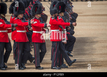 9 juin 2018. Guardsman Charanpreet Lall Singh est le premier soldat à porter un turban sur la parade la parade couleur historique à Londres, Royaume-Uni Banque D'Images