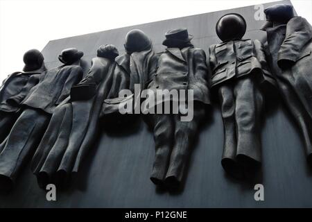 Le monument à la femme de la Seconde Guerre mondiale à Whitehall, Londres, UK Banque D'Images